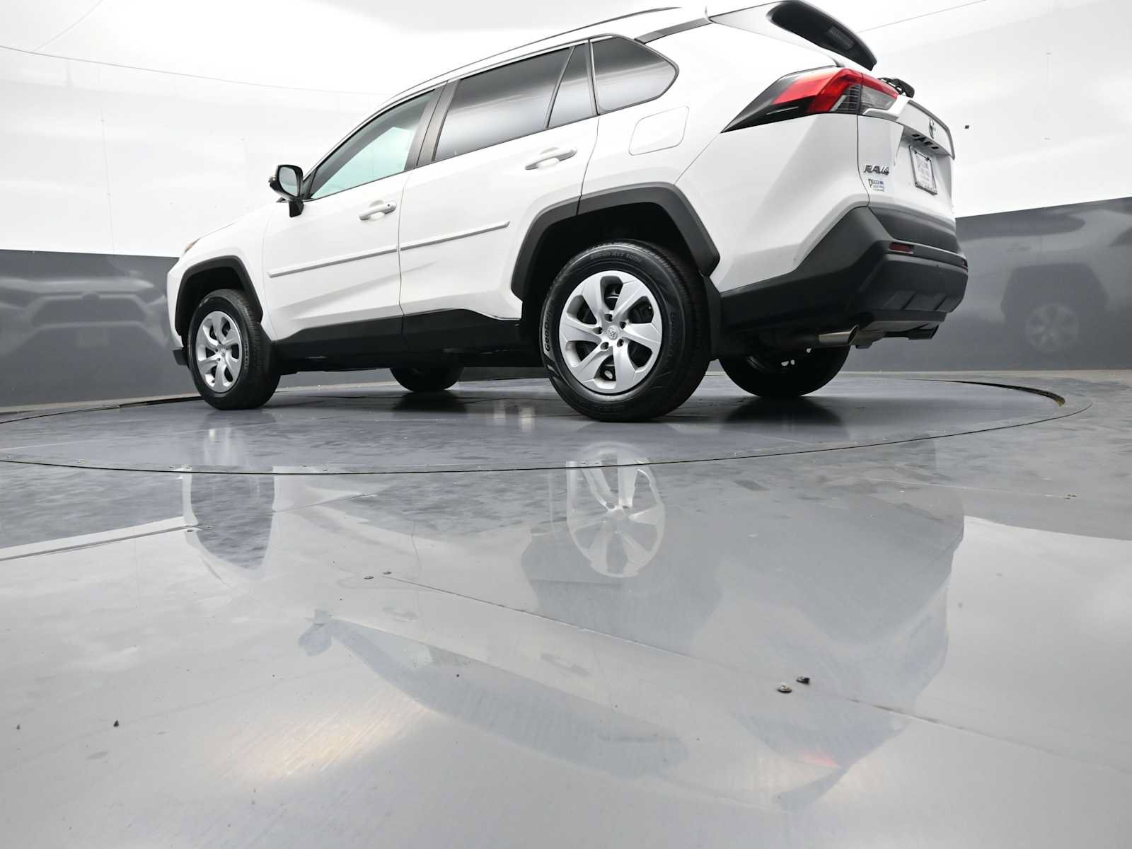 Used 2019 Toyota RAV4 LE w/ All Weather Liner Package AWD/4WD image 30
