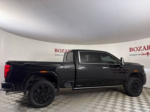 Used 2026 GMC Sierra 2500 Denali Ultimate w/ LPO, Black Badging Package AWD/4WD image 9