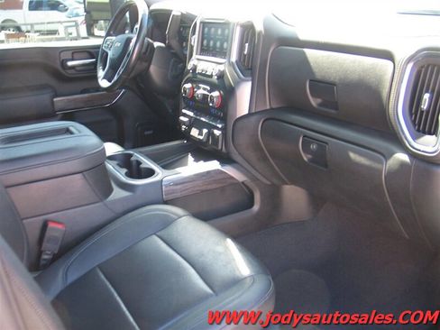 Used 2022 Chevrolet Silverado 2500 LTZ w/ LTZ Premium Package AWD/4WD image 35