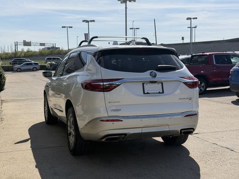 Used 2018 Buick Enclave Avenir w/ LPO, Cargo Package image 7