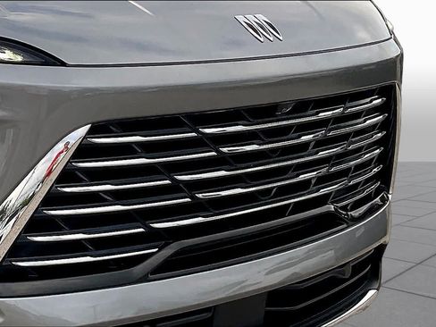 Used 2025 Buick Enclave Preferred FWD image 29
