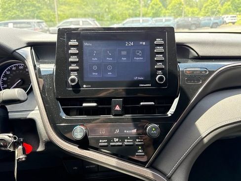 Used 2021 Toyota Camry SE FWD image 19