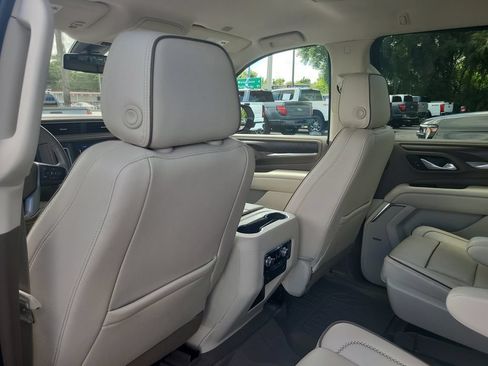 Used 2021 GMC Yukon XL Denali RWD image 11