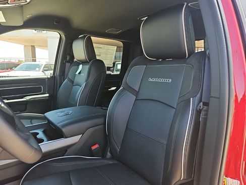New 2026 RAM 2500 Laramie AWD/4WD image 19