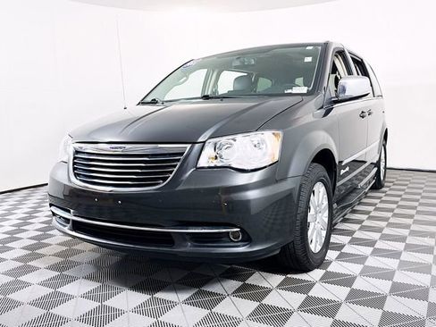 Used 2011 Chrysler Town & Country Touring-L w/ Entertainment Group #2 image 3