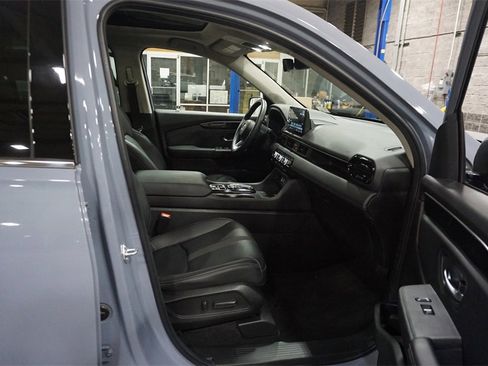 Used 2025 Honda Pilot Touring image 21