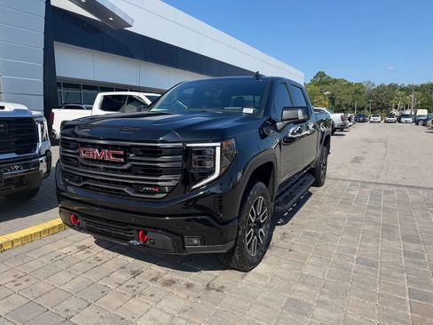 Used 2025 GMC Sierra 1500 AT4 w/ AT4 Premium Package AWD/4WD image 3
