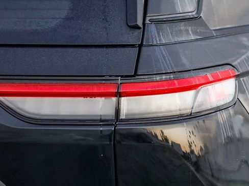 New 2025 Jeep Grand Cherokee Altitude image 10