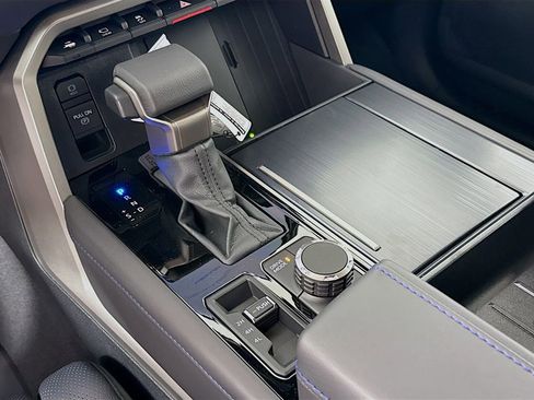 New 2026 Toyota Tundra Platinum AWD/4WD image 19