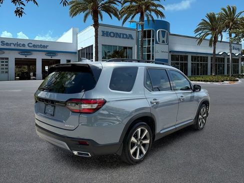 Used 2024 Honda Pilot Touring image 8