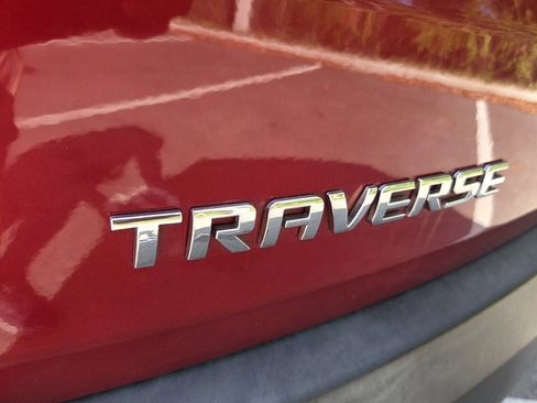 Used 2018 Chevrolet Traverse LT FWD image 16