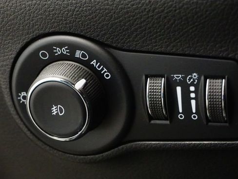 Certified 2022 Jeep Compass Latitude image 25