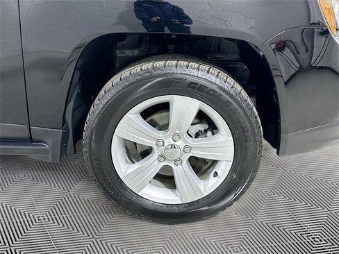 Used 2015 Jeep Compass High Altitude image 24