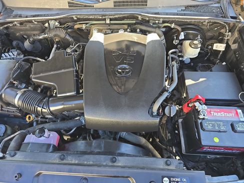 Used 2019 Toyota Tacoma SR image 33