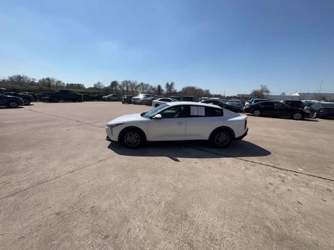 Used 2025 Kia K4 LXS image 16