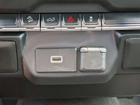 Used 2020 Chevrolet Silverado 1500 Custom Trail Boss w/ Custom Convenience Package AWD/4WD image 22