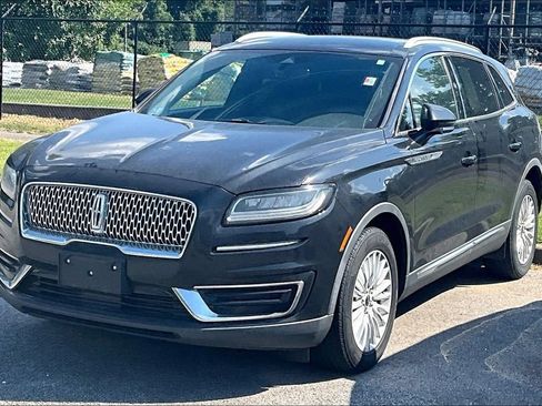 Used 2019 Lincoln Nautilus Premier AWD/4WD image 3