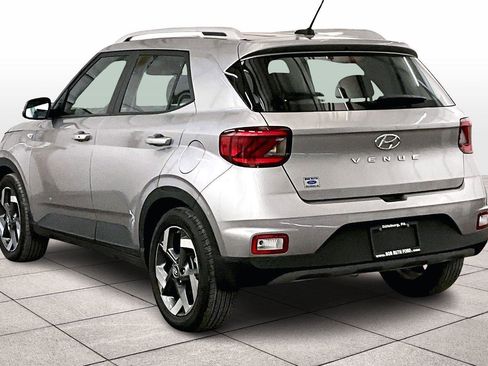 Used 2024 Hyundai Venue SEL image 10