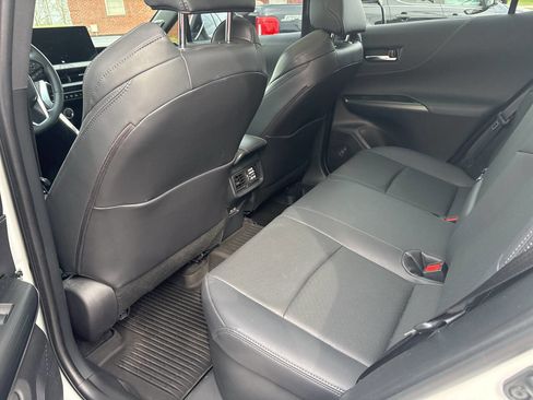 Used 2024 Toyota Venza Limited image 33