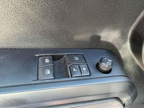 Used 2021 Toyota Tacoma SR image 15