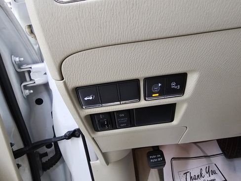 Used 2016 INFINITI QX80 2WD w/ 22" Wheel Package image 36