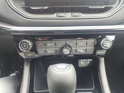 New 2026 Jeep Compass Latitude image 7