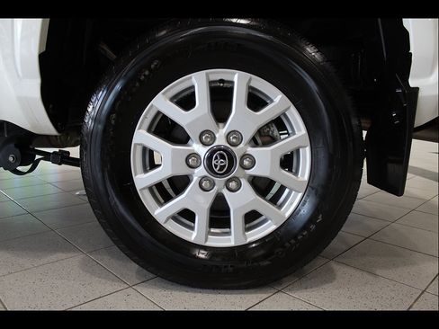 Used 2024 Toyota Tacoma SR AWD/4WD image 12