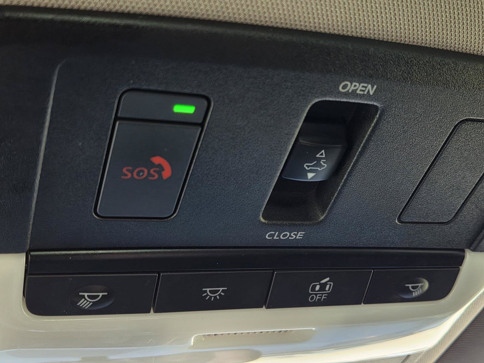 Used 2024 Nissan Altima 2.0 SR FWD image 25