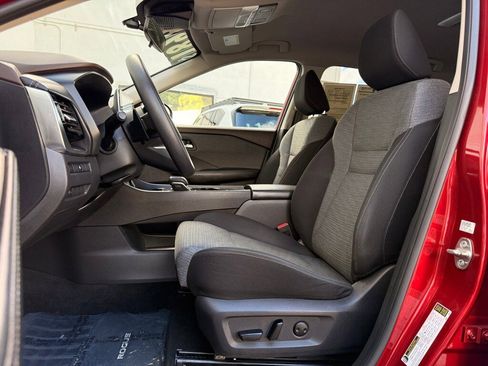 Used 2021 Nissan Rogue SV image 16