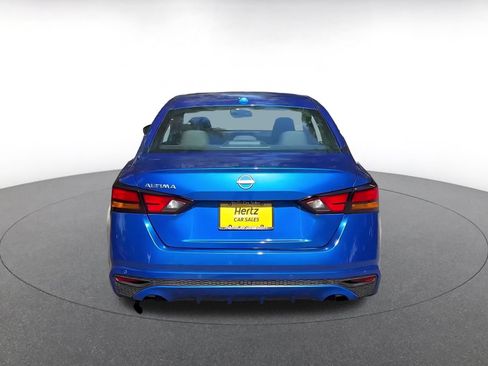 Used 2025 Nissan Altima 2.5 SV FWD image 12