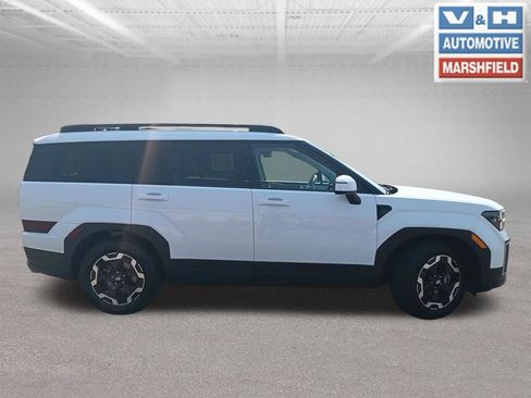 Used 2025 Hyundai Santa Fe SEL AWD/4WD image 9