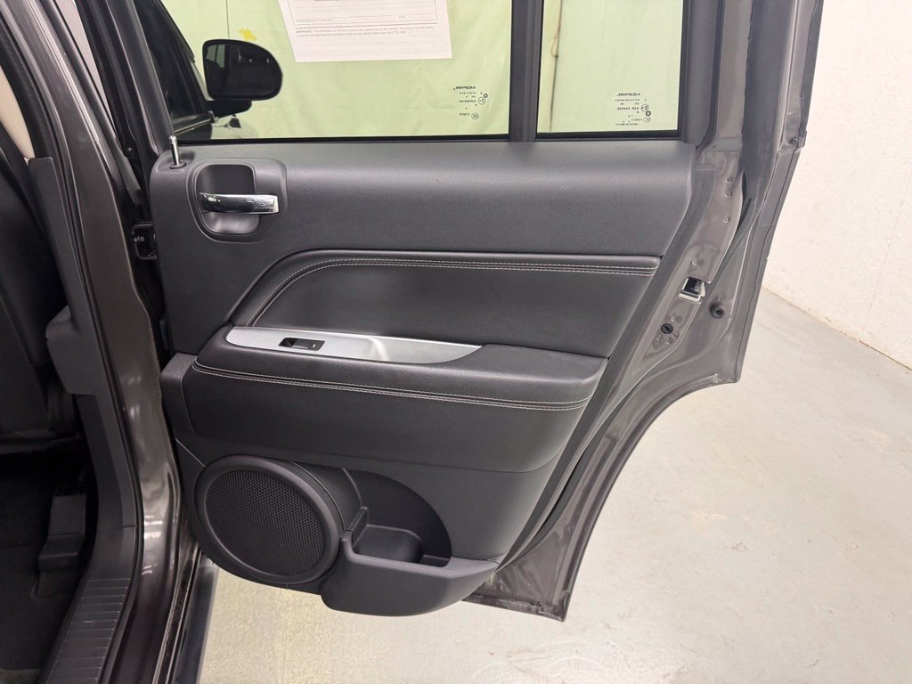 Used 2016 Jeep Compass High Altitude FWD image 13