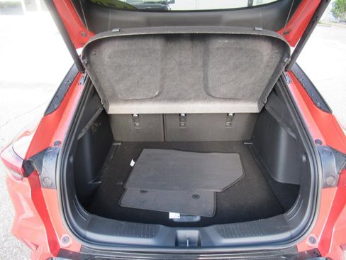 Used 2024 Buick Envista Sport Touring w/ Convenience II Package FWD image 34
