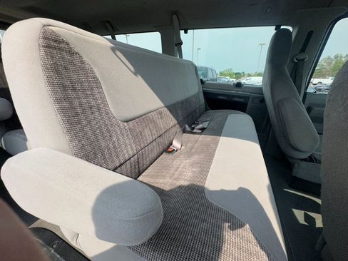 Used 2010 Ford E-350 and Econoline 350 XLT image 16