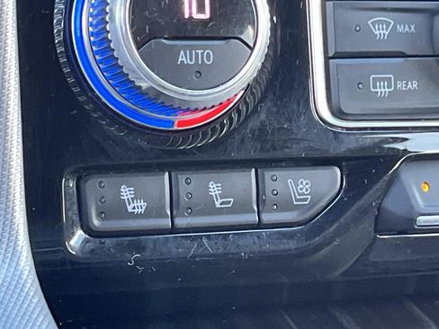 Used 2021 GMC Yukon Denali image 36