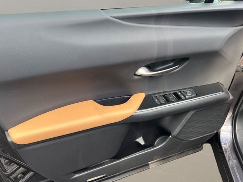 New 2026 Lexus UX 300h FWD image 11