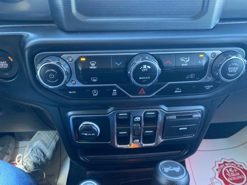 Used 2023 Jeep Wrangler Sport S image 23