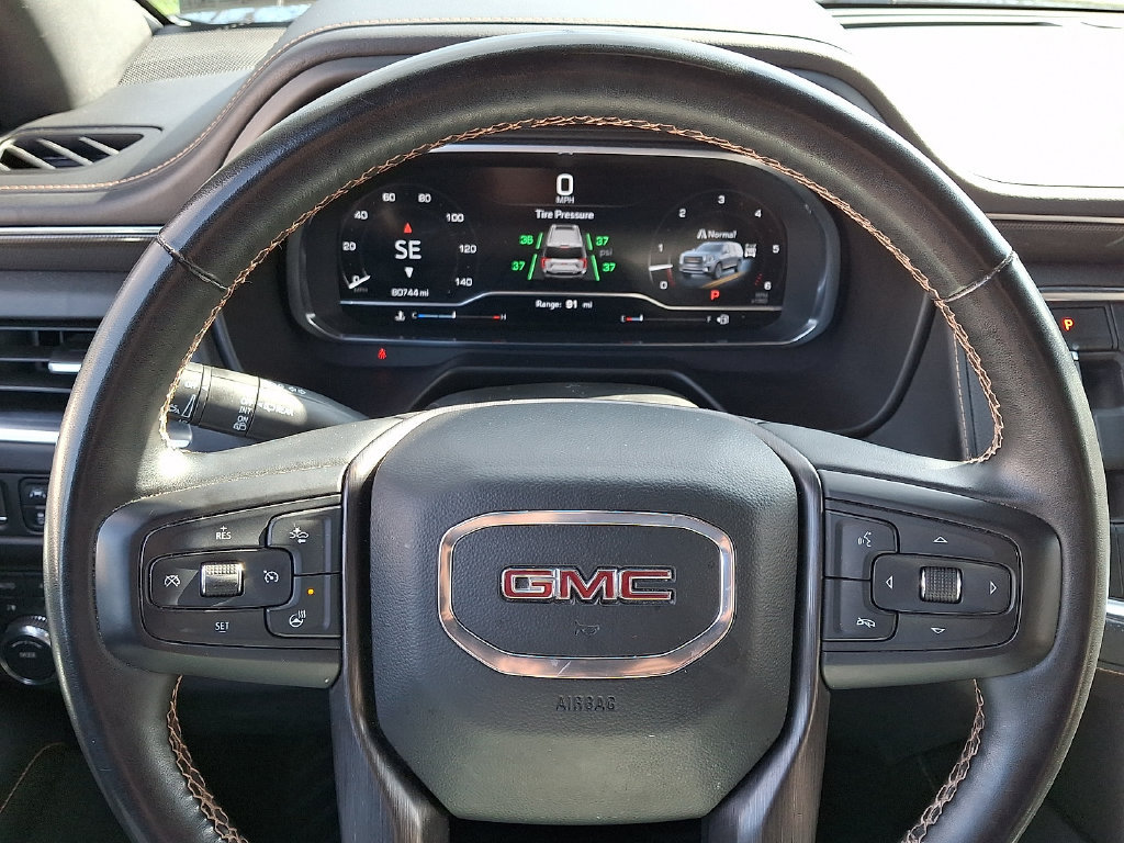 Used 2024 GMC Yukon XL AT4 w/ Technology Package AWD/4WD image 18