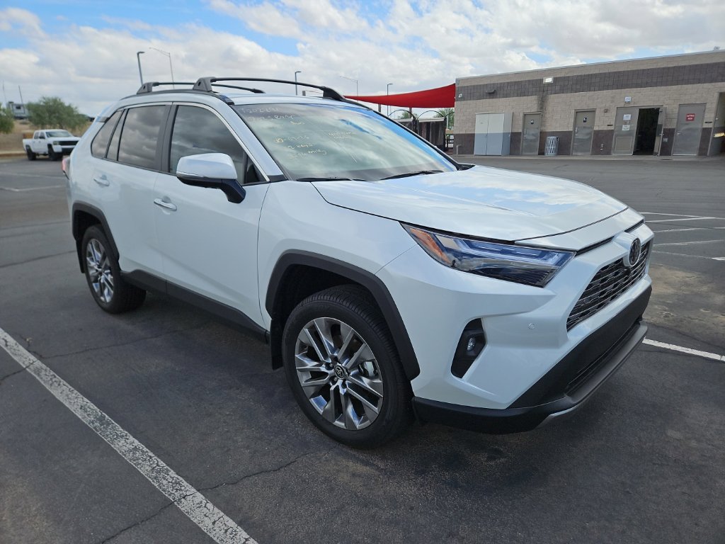Used 2025 Toyota RAV4 Limited w/ Advanced Technology Package AWD/4WD image 4