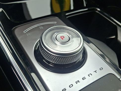 Certified 2025 Kia Sorento SX Prestige image 15