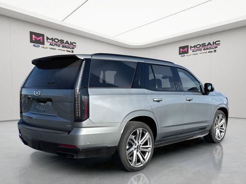 Used 2025 Cadillac Escalade Sport Platinum AWD/4WD image 3