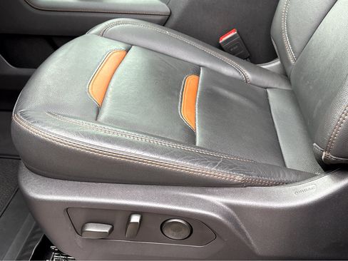 Used 2024 GMC Sierra 1500 AT4 w/ Technology Package image 17