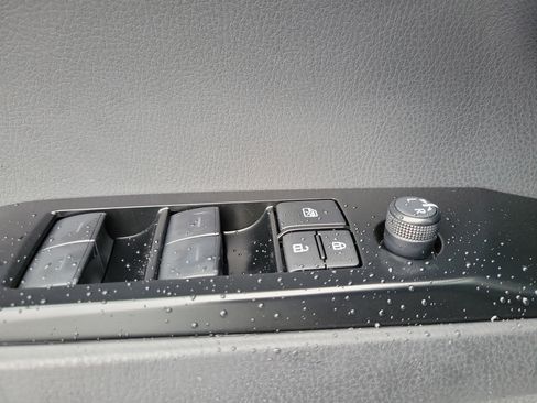 Used 2025 Toyota Camry LE image 59