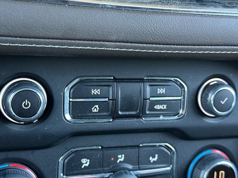 Used 2024 Chevrolet Tahoe LT RWD image 30