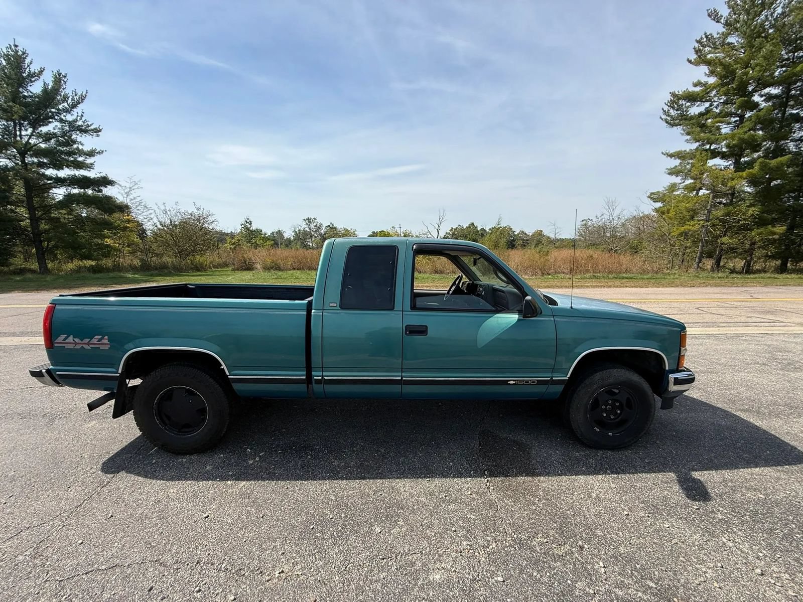 Used 1998 Chevrolet Silverado 1500 4x4 Extended Cab w/ Preferred Equipment Group 2 image 7