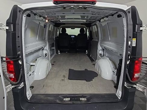 Used 2023 Mercedes-Benz Metris Cargo image 14