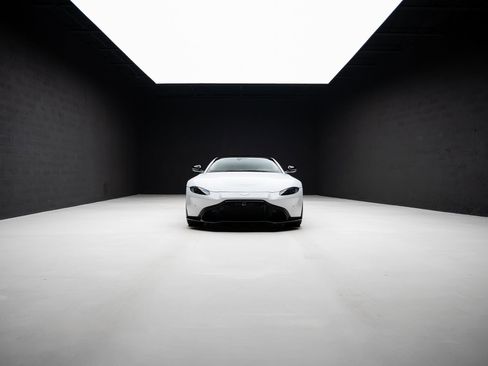 Used 2019 Aston Martin V8 Vantage Coupe RWD image 74