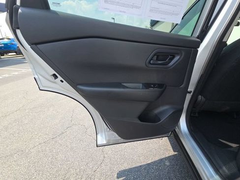 Used 2024 Nissan Rogue S AWD/4WD image 18