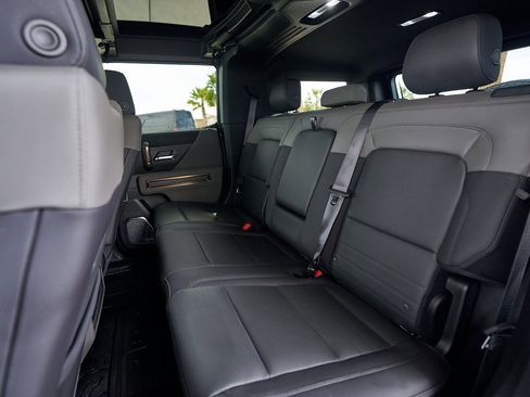 Used 2025 GMC Hummer EV 3X image 31