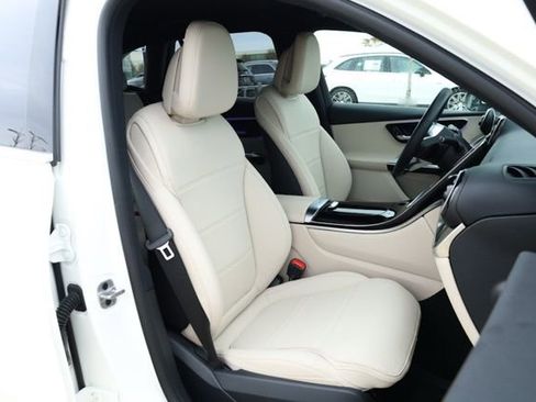 Certified 2025 Mercedes-Benz GLC 300 image 28